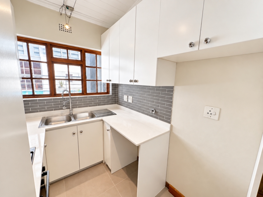 2 Bedroom Property for Sale in Green Point Western Cape